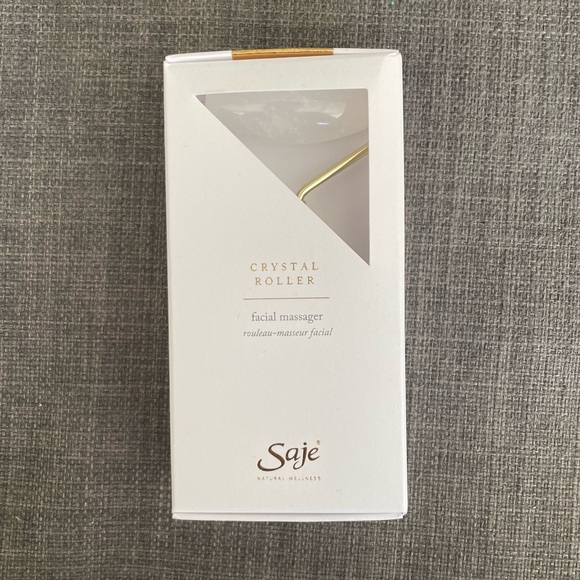 Saje Wellness clear quartz
facial roller BNIB, NWT - Picture 12 of 12